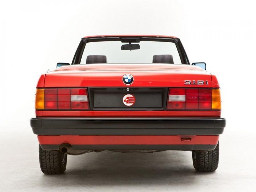  BMW 318i Convertible 1990 года  (UK) (фото 9 из 12)